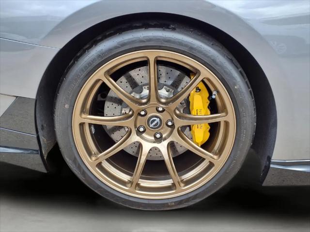 2024 Nissan GT-R T-spec Dual-clutch 6-Speed Transmission