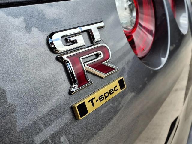 2024 Nissan GT-R T-spec Dual-clutch 6-Speed Transmission
