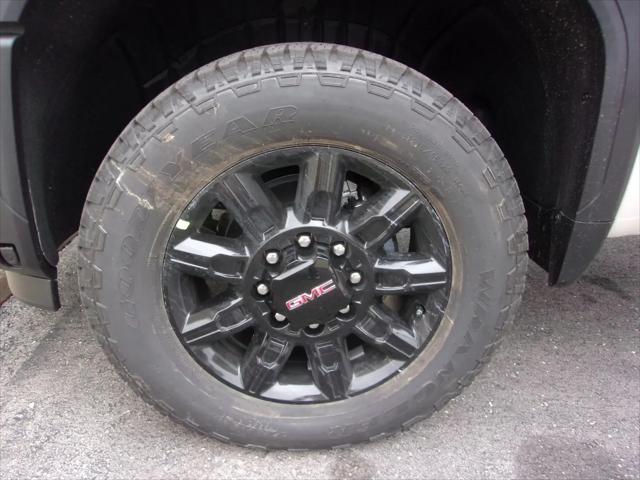 2026 GMC Sierra 2500HD Crew Cab, Standard Bed, AT4, 4WD