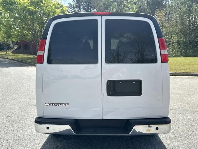2023 Chevrolet Express Passenger RWD 3500 Extended Wheelbase LT