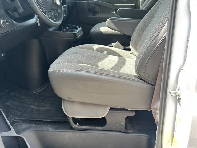 2023 Chevrolet Express Passenger RWD 3500 Extended Wheelbase LT