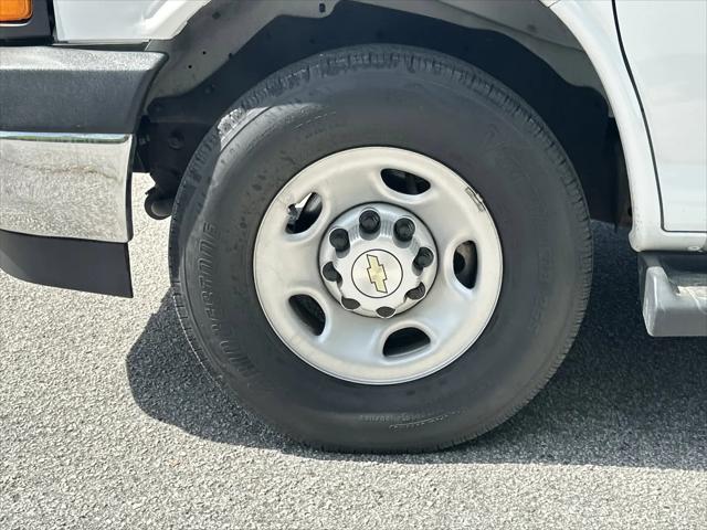 2023 Chevrolet Express Passenger RWD 3500 Extended Wheelbase LT