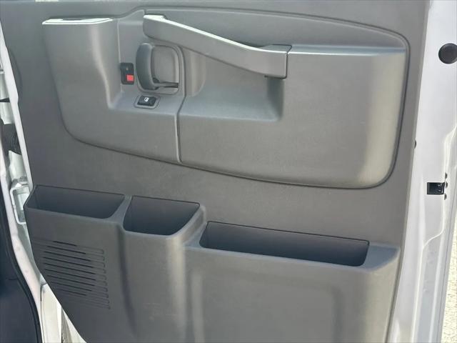 2023 Chevrolet Express Passenger RWD 3500 Extended Wheelbase LT