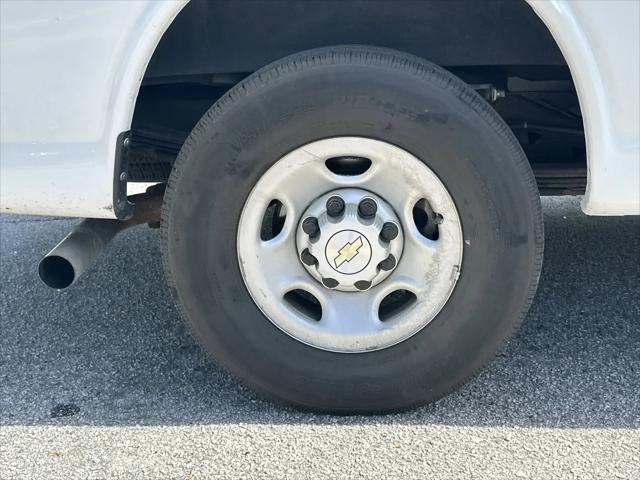 2023 Chevrolet Express Passenger RWD 3500 Extended Wheelbase LT