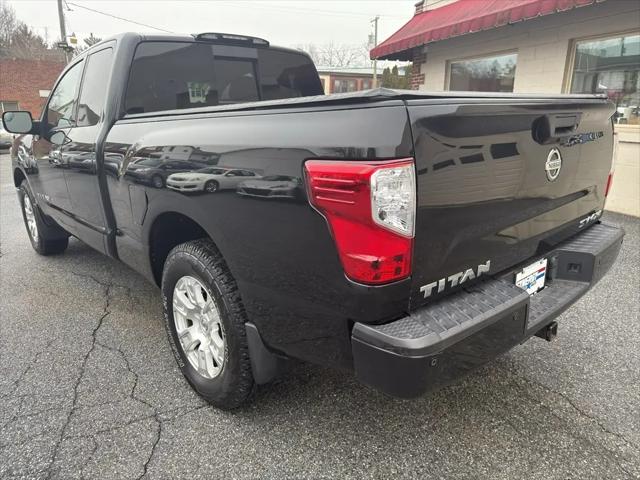 2017 Nissan Titan SV