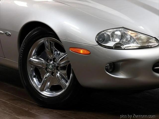 1999 Jaguar XK8 Standard