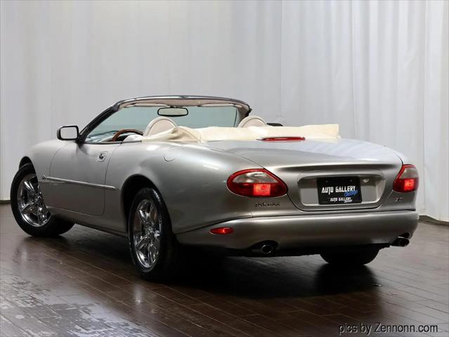 1999 Jaguar XK8 Standard