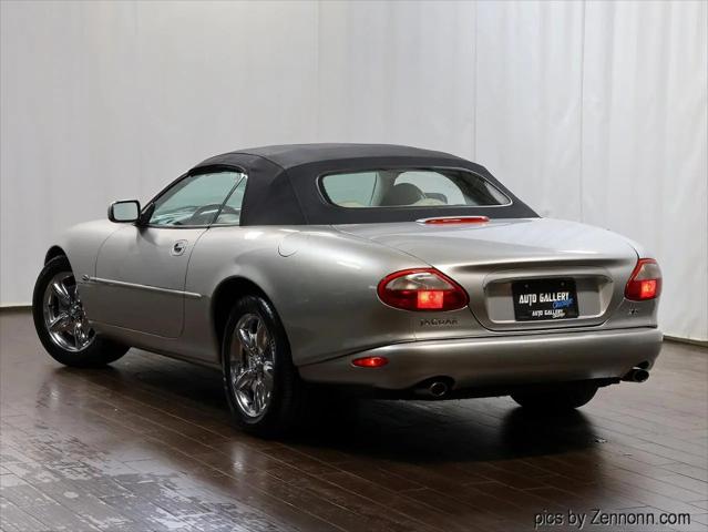 1999 Jaguar XK8 Standard