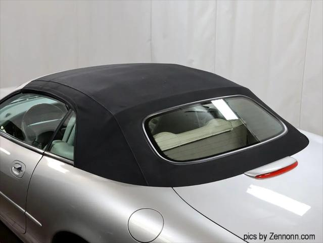 1999 Jaguar XK8 Standard