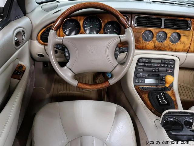 1999 Jaguar XK8 Standard