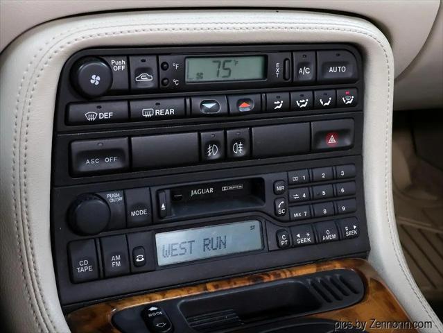 1999 Jaguar XK8 Standard