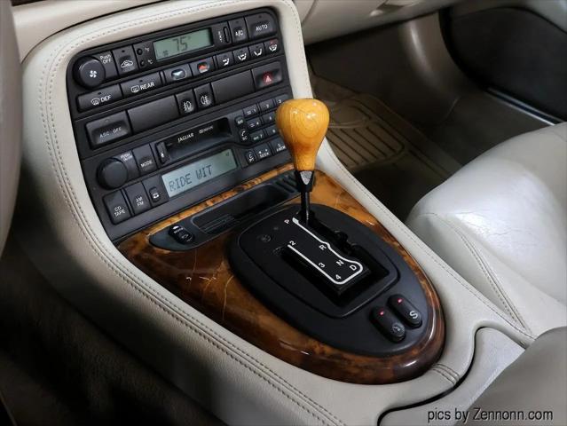 1999 Jaguar XK8 Standard