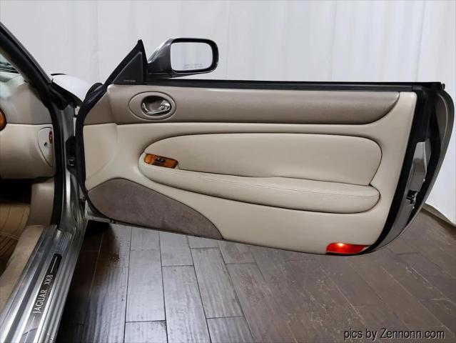 1999 Jaguar XK8 Standard