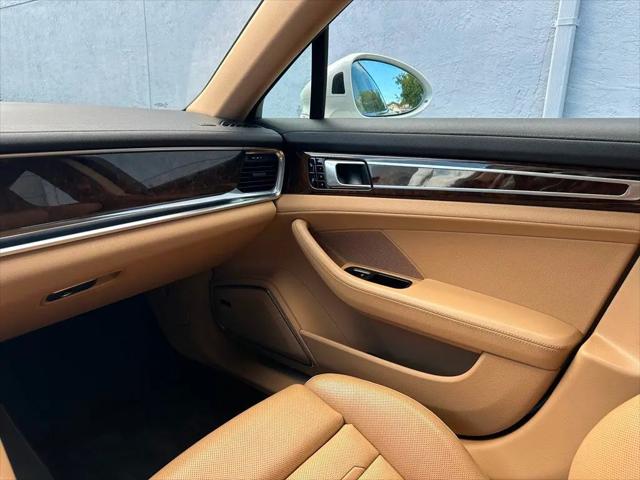 2018 Porsche Panamera 4S