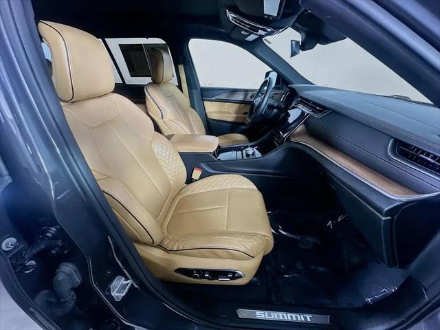 2022 Jeep Grand Cherokee Summit 4x4