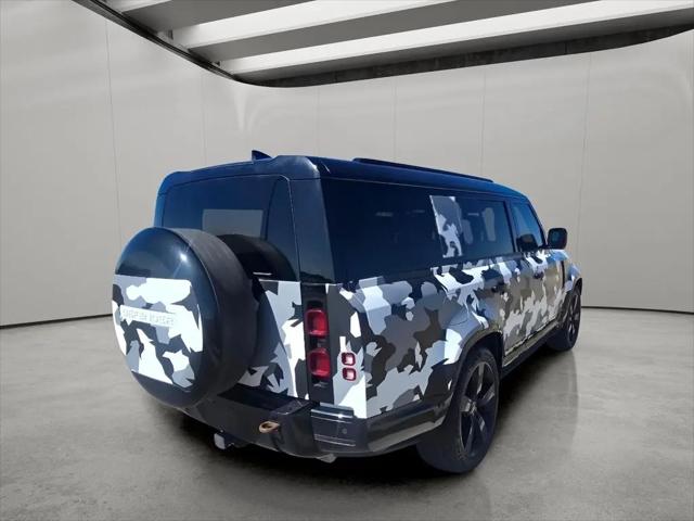 2023 Land Rover Defender 130 X-Dynamic SE