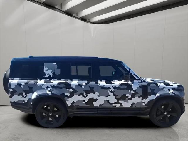 2023 Land Rover Defender 130 X-Dynamic SE