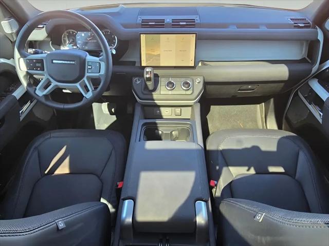2023 Land Rover Defender 130 X-Dynamic SE