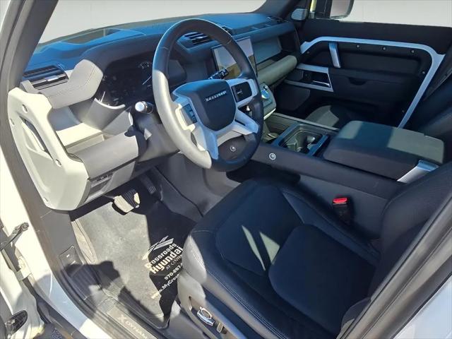 2023 Land Rover Defender 130 X-Dynamic SE