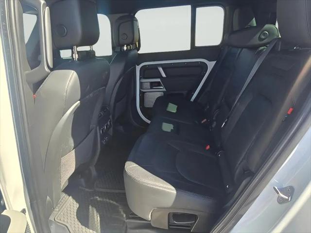 2023 Land Rover Defender 130 X-Dynamic SE