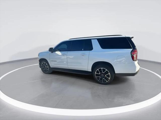 2022 Chevrolet Suburban 4WD RST