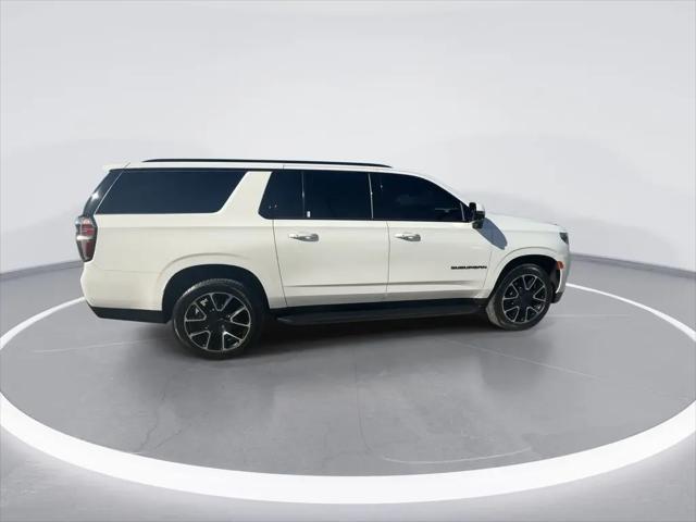 2022 Chevrolet Suburban 4WD RST
