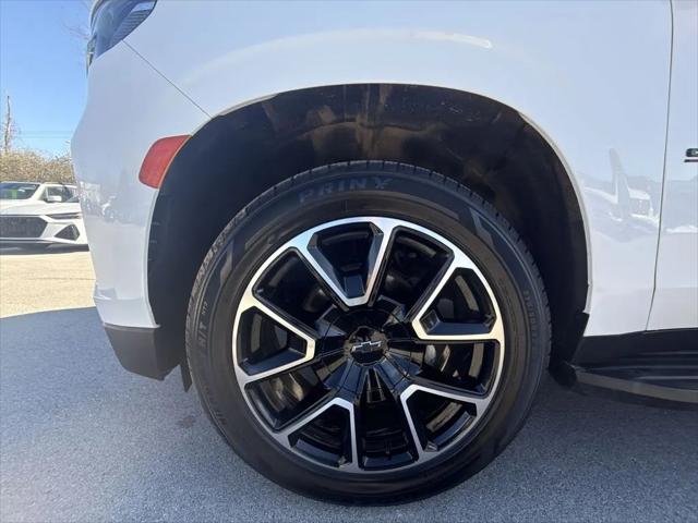 2022 Chevrolet Suburban 4WD RST