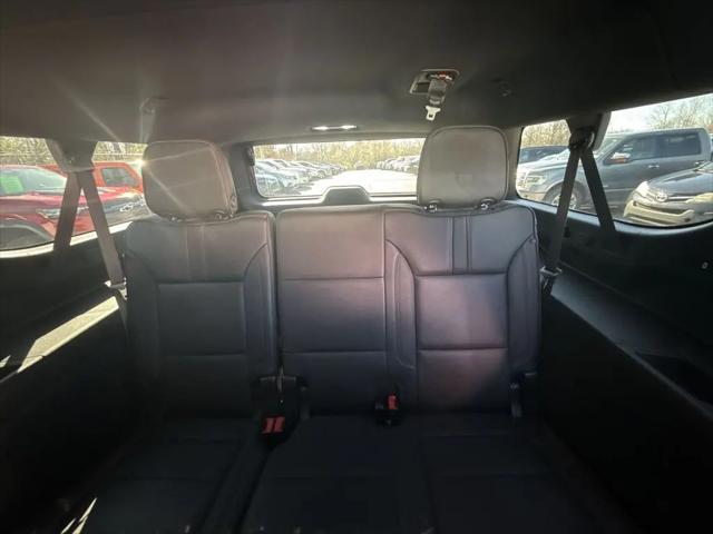 2022 Chevrolet Suburban 4WD RST