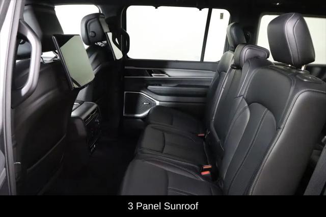2025 Jeep Wagoneer Series II Carbide 4x4
