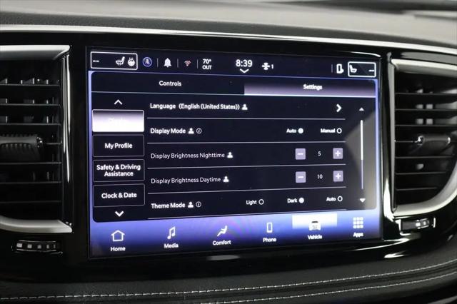 2026 Chrysler Pacifica Select