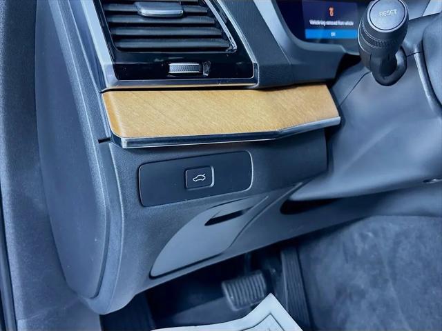 2024 Volvo XC90 B6 Plus Bright Theme 7-Seater