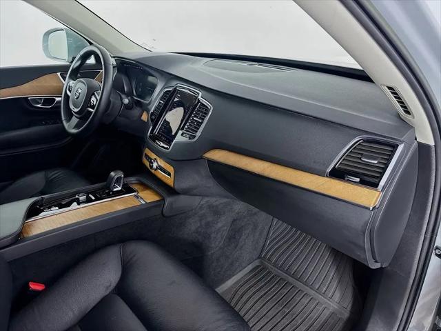 2024 Volvo XC90 B6 Plus Bright Theme 7-Seater