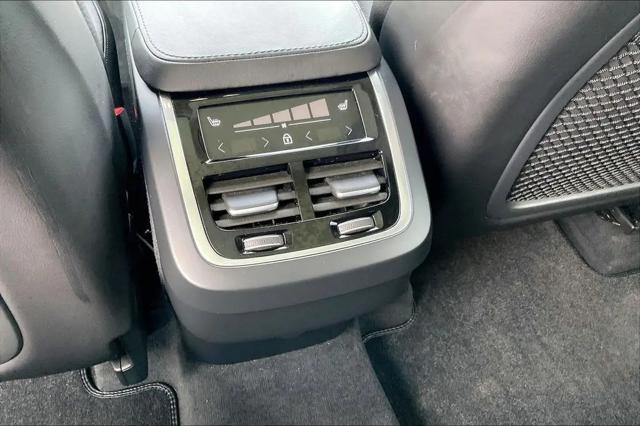 2024 Volvo XC90 B6 Plus Bright Theme 7-Seater