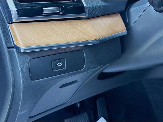 2024 Volvo XC90 B6 Plus Bright Theme 7-Seater