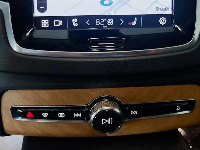 2024 Volvo XC90 B6 Plus Bright Theme 7-Seater
