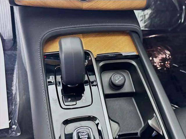 2024 Volvo XC90 B6 Plus Bright Theme 7-Seater
