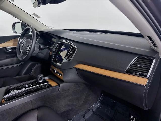 2024 Volvo XC90 B6 Plus Bright Theme 7-Seater