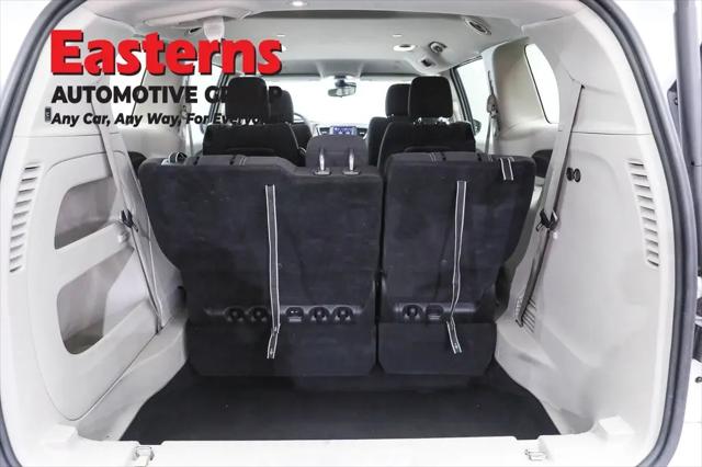 2023 Chrysler Voyager LX