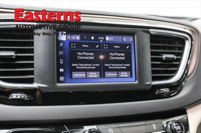 2023 Chrysler Voyager LX