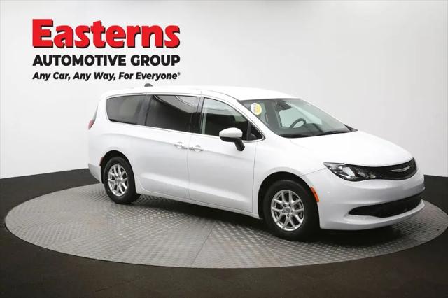 2023 Chrysler Voyager LX