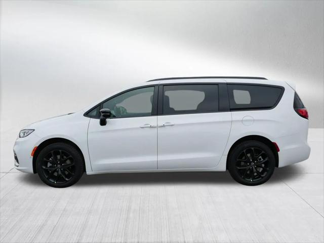 2026 Chrysler Pacifica Select AWD