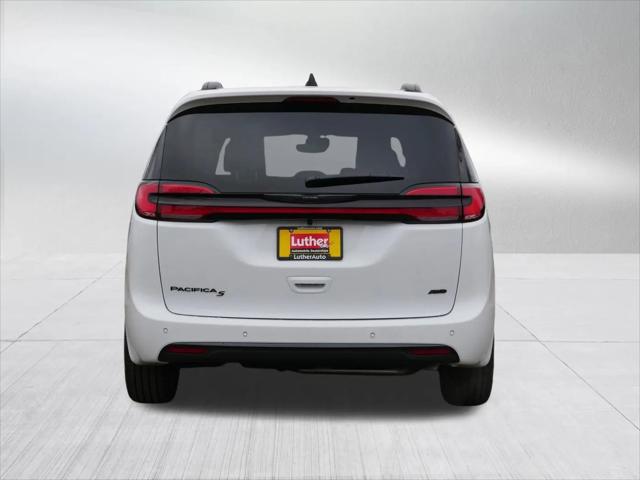 2026 Chrysler Pacifica Select AWD