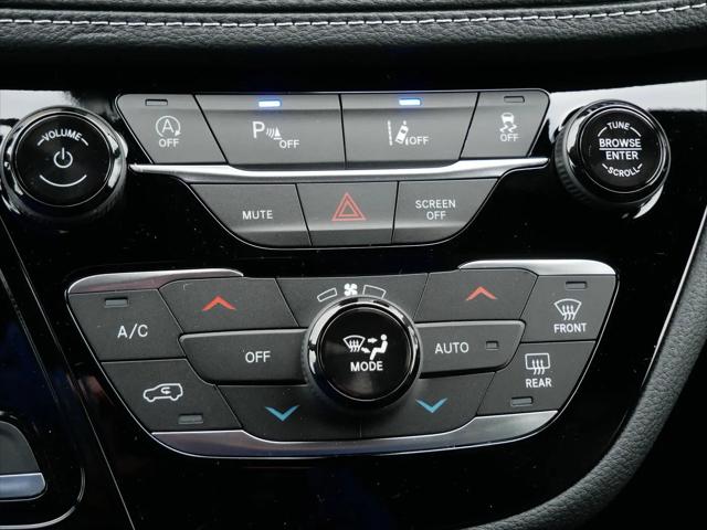 2026 Chrysler Pacifica Select AWD