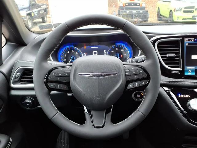 2026 Chrysler Pacifica Select AWD