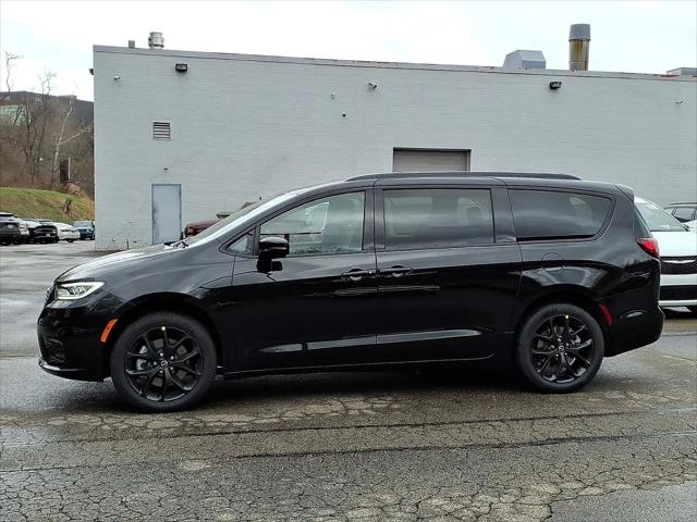 2026 Chrysler Pacifica Select AWD