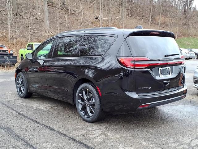 2026 Chrysler Pacifica Select AWD