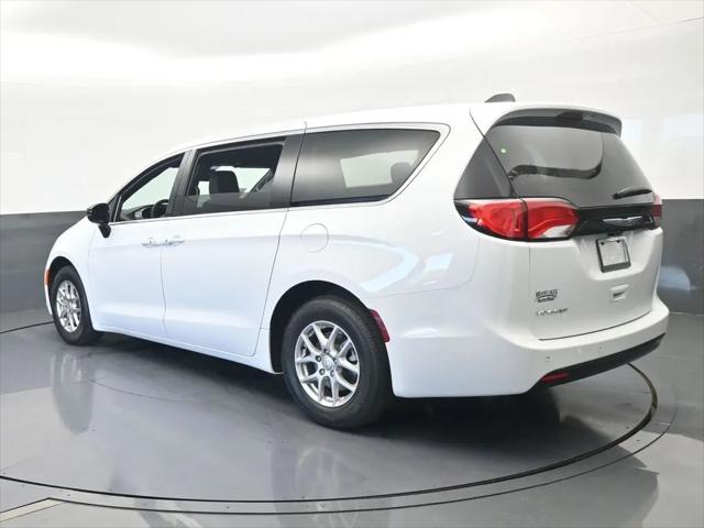2026 Chrysler Voyager LX