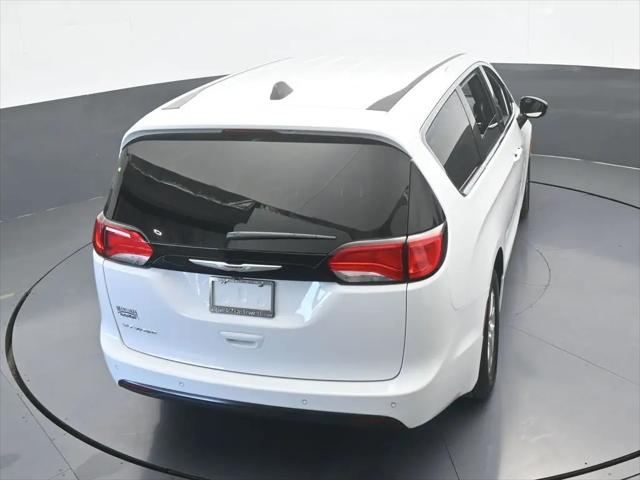 2026 Chrysler Voyager LX