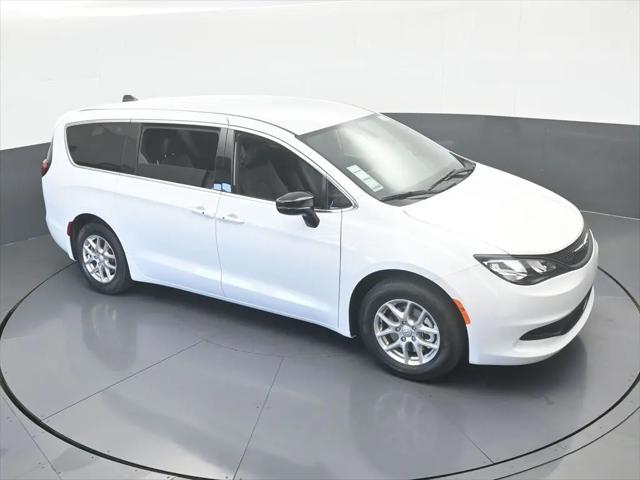 2026 Chrysler Voyager LX