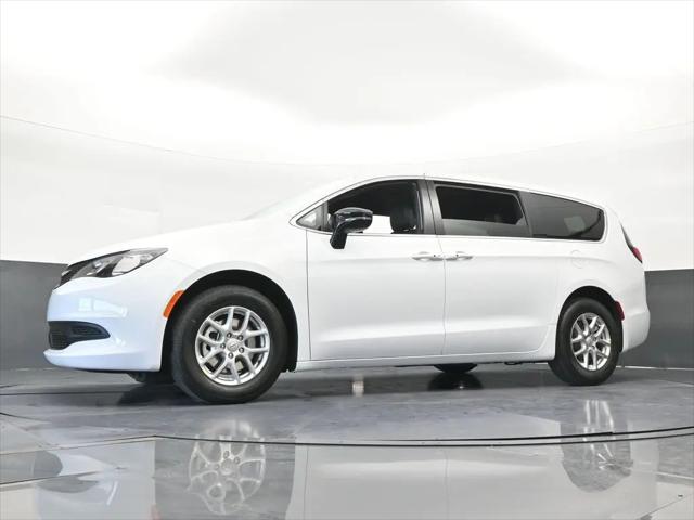 2026 Chrysler Voyager LX